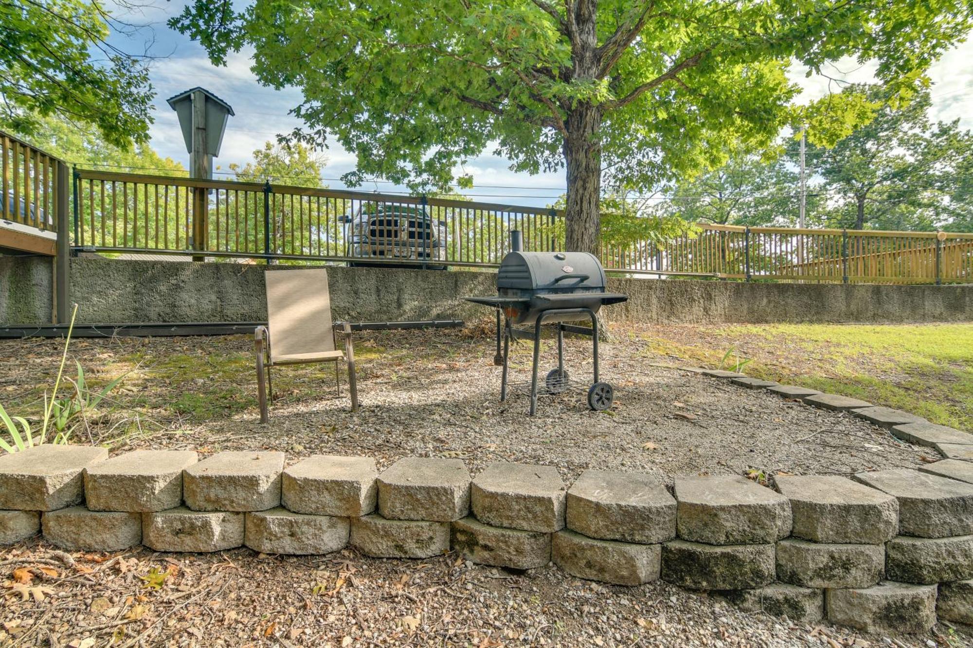 Branson West Condo Balcony, Central Location Exterior photo